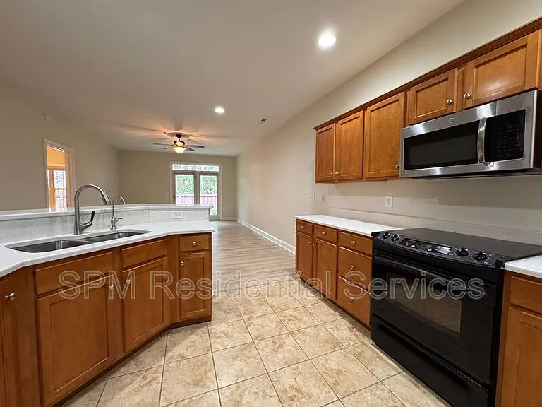 4534 Regent Dr — Photo 14