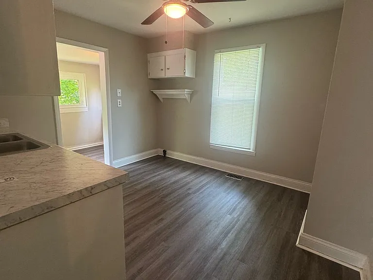 3006 Lakeshore Dr — Photo 6
