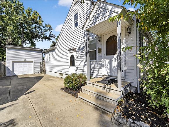 3rd image of 4374 W 187th St