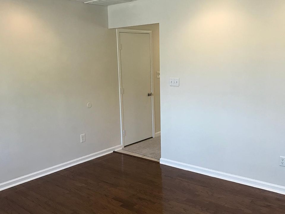 1st image of 963 Kerns Dr