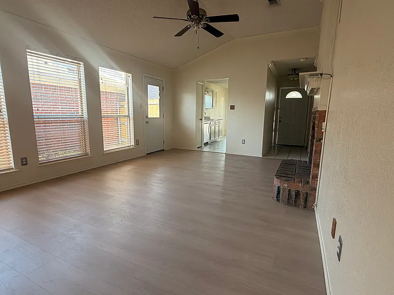 6206 Tidewater Dr — Photo 5
