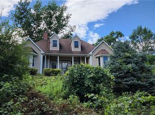 108 N Frontage Rd, Killingly, CT 06239