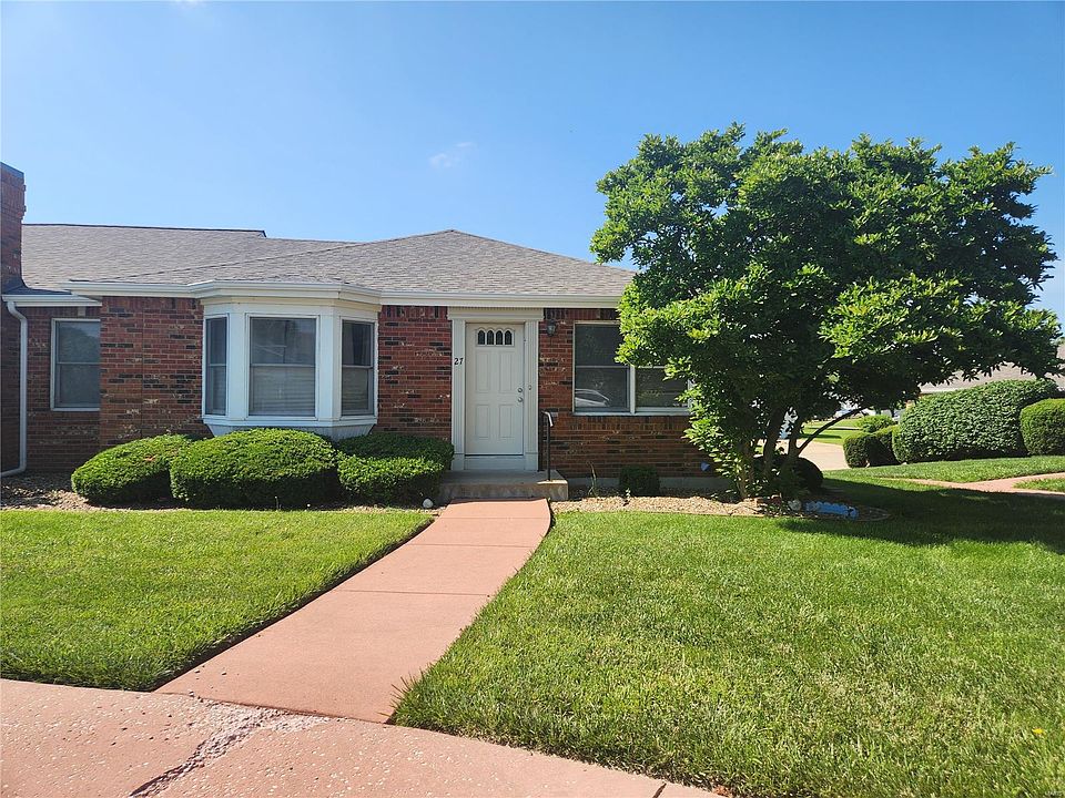 1st image of 27 Brittany Ct