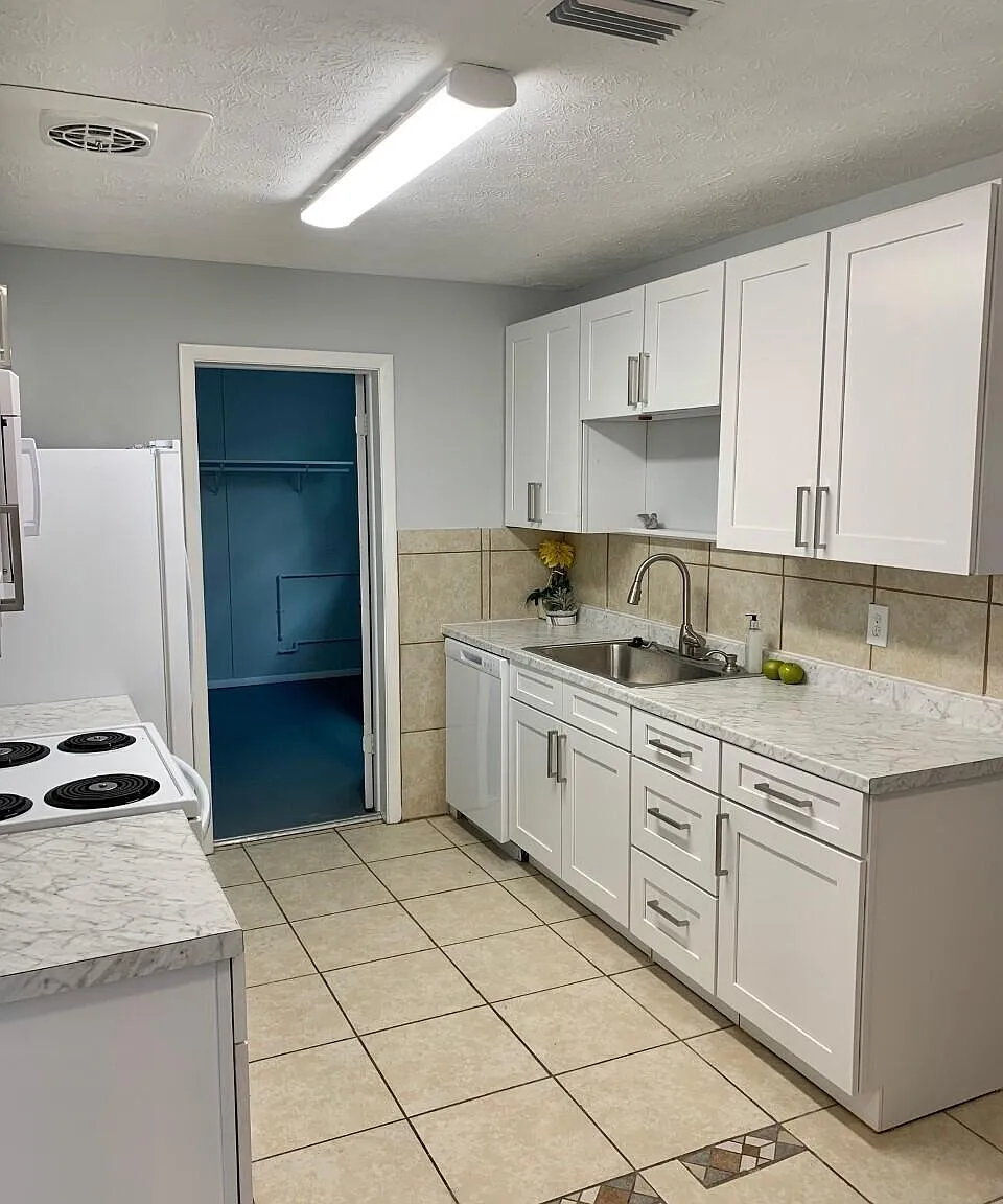 3 bed, 2.0 bath, 1550 sqft, $1,695 — Photo 2