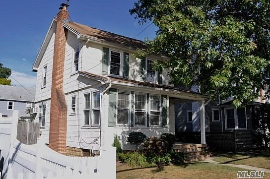 1st image of 10 William St