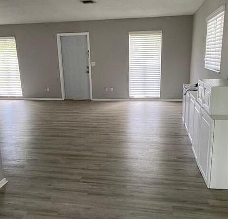 3rd image of 2818 SE Morningside Blvd
