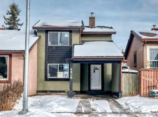 6808 S 26th Ave NE, Calgary, AB T1Y 4N2