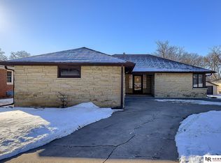 825 W 9th St, Wahoo, NE 68066