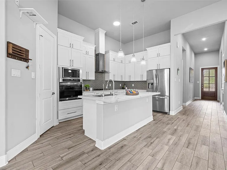 8938 Intervale St — Photo 11
