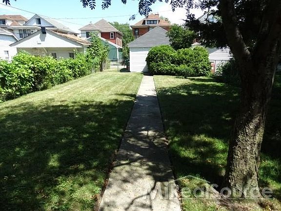 3rd image of 1112 Lakepointe St