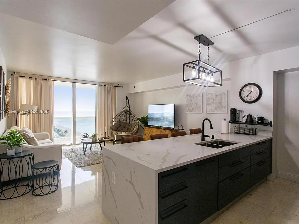 1830 S Ocean Dr #1712