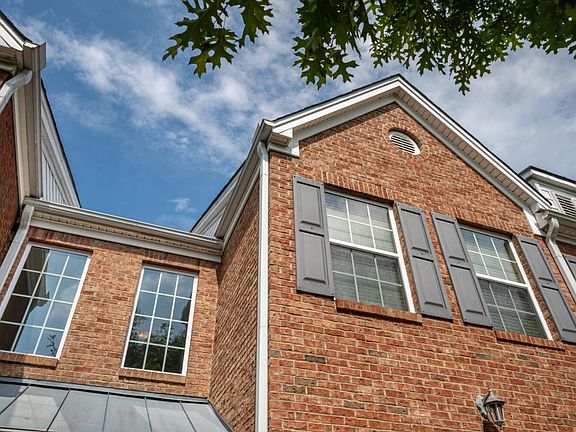 2nd image of 3151 Glenloch Pl