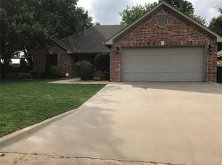 5421 Roadrunner Dr, Durant, OK 74701