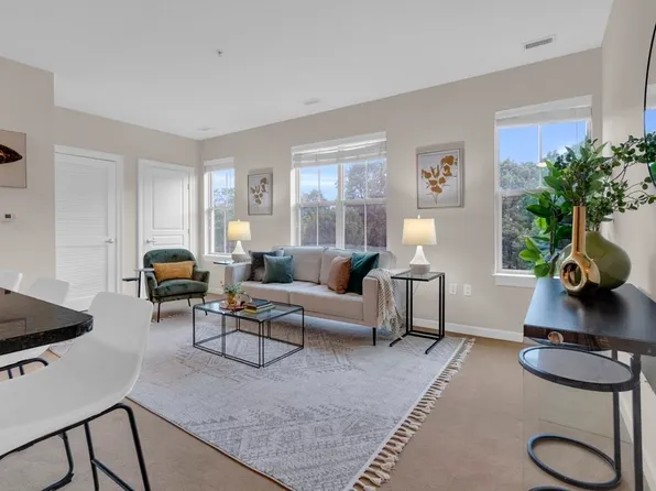5 Repton Cir Unit 5305, Watertown, MA 02472