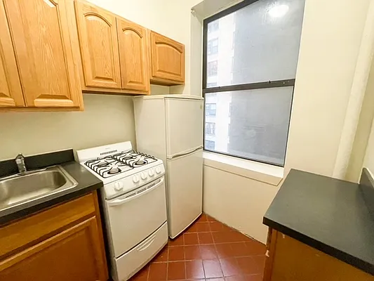 Rented by Compass | media 12