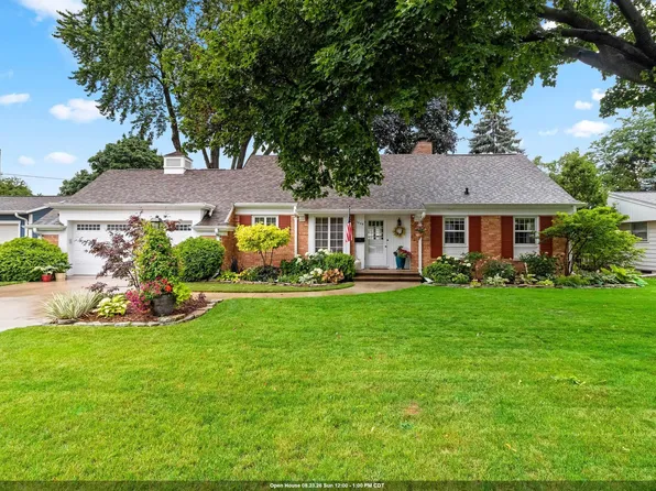 1049 Kalfahs St, Neenah, WI 54956