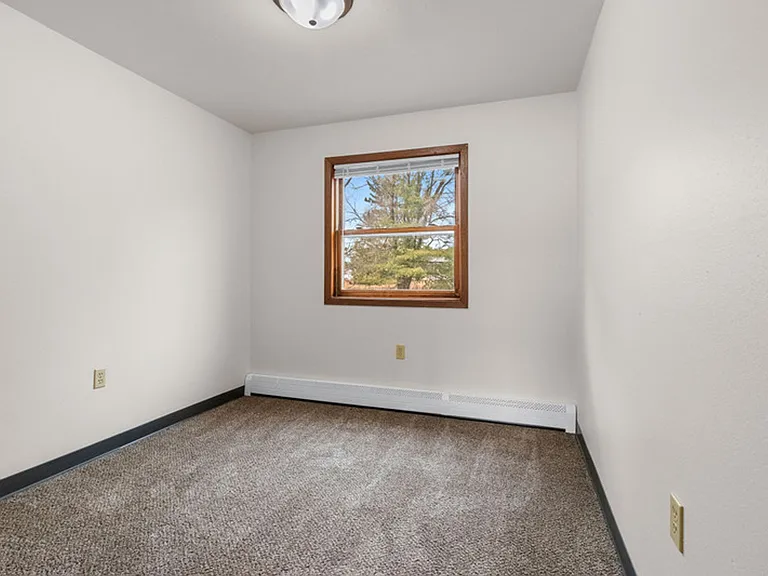 Hickory Drive and Pinecrest Apartments — Photo 47