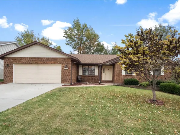 967 Forest View Dr, Columbia, IL 62236