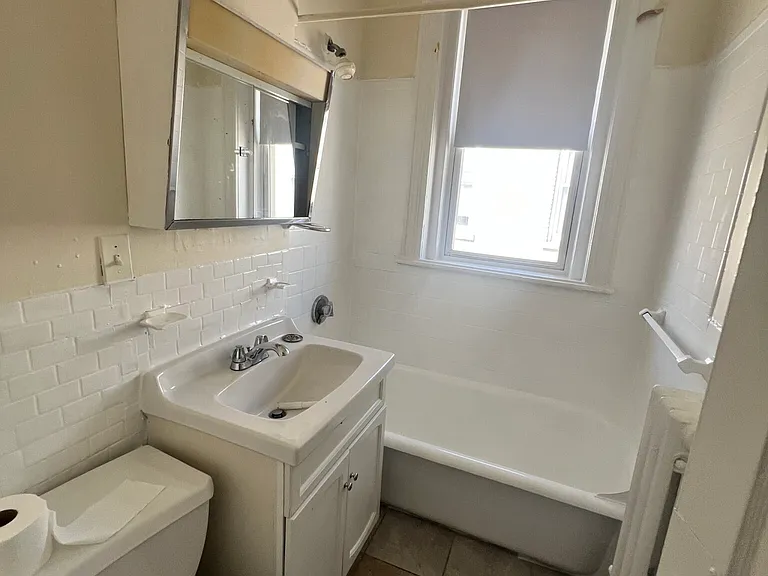 131-135 Washington St #28 — Photo 6