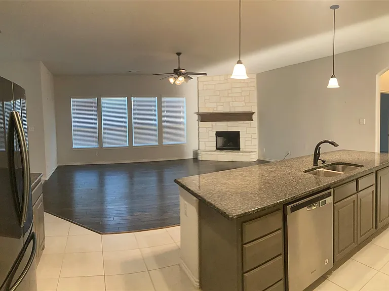 1566 Country Crest Dr — Photo 5