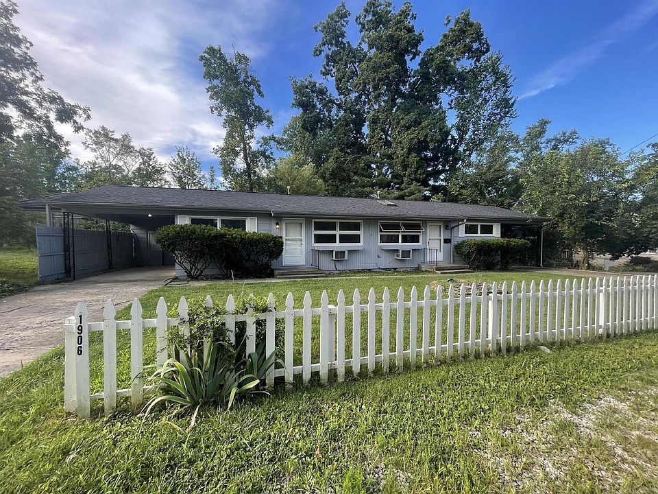 1st image of 1906 E Maxwell Ln