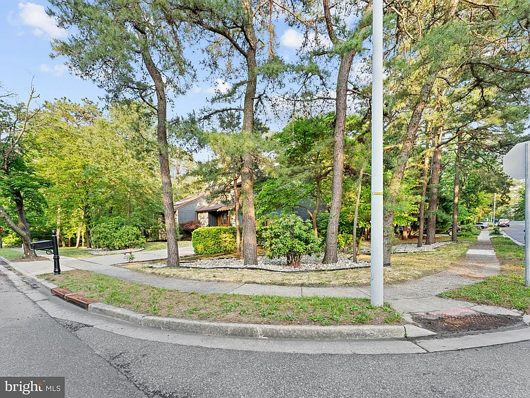 1 Bronwood Dr — Photo 51