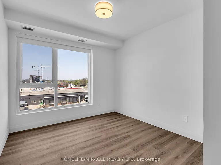 1333 Weber St E #413 — Photo 2
