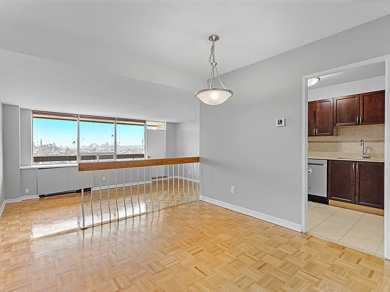 211 Wurtemburg St — Photo 19