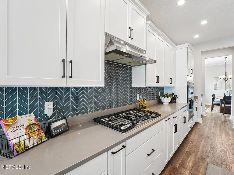 10223 Silverbrook Trl — Photo 19