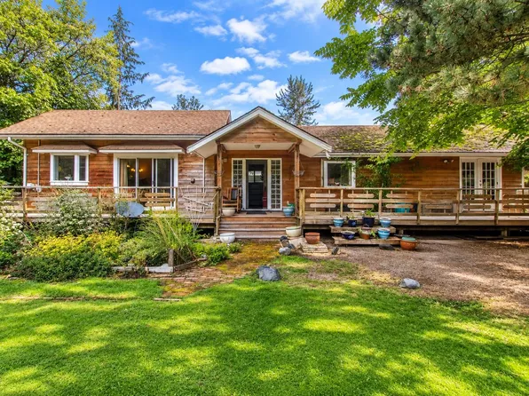 1020 Finch Dr, Squamish, BC V8B 0S9