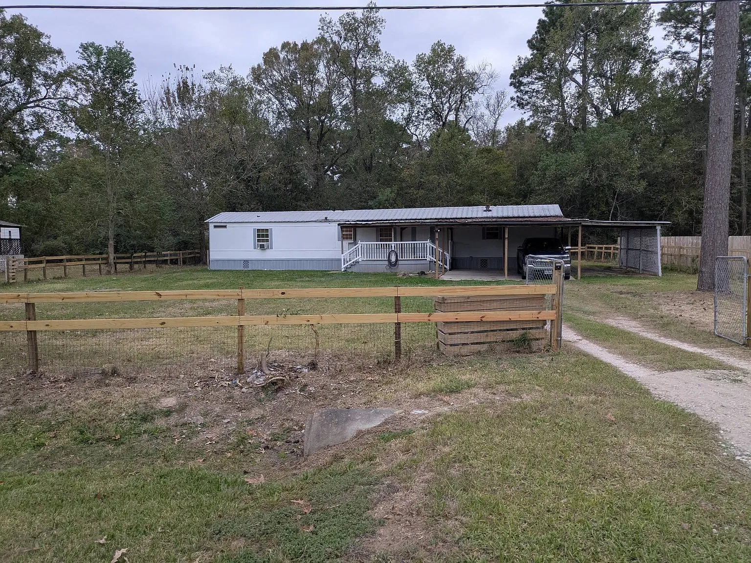 3 bed, 1152 sqft, $1,100 — Photo 1