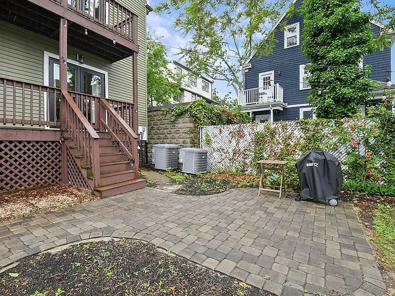 8 Greenleaf Ave — Photo 9