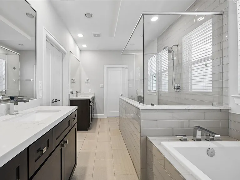1213 Crockett St — Photo 17