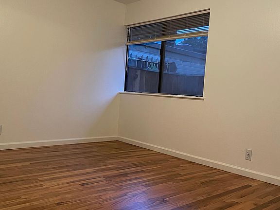 5th image of 58 E 4th St