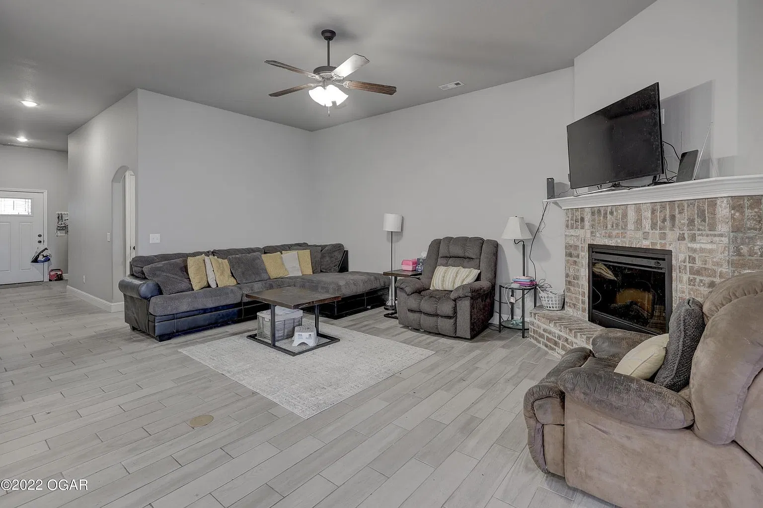 4 bed, 2113 sqft, $2,000 — Photo 3