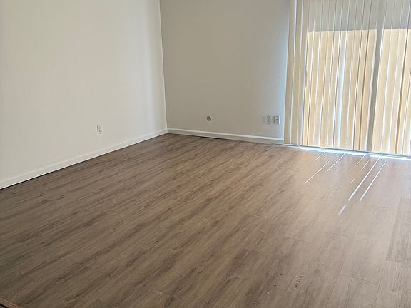 2nd image of 3933 Jewell St APT B4