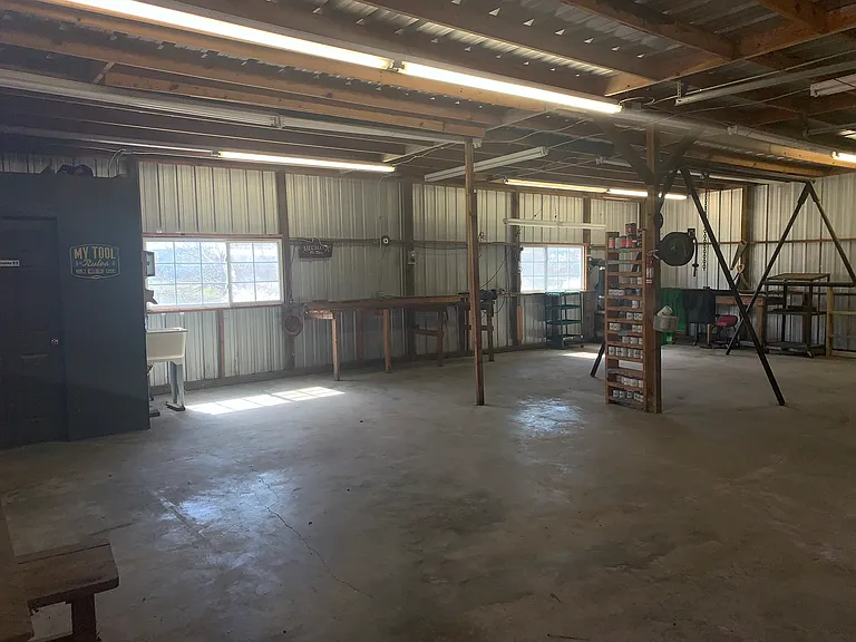 10704 State Highway 185 S — Photo 43