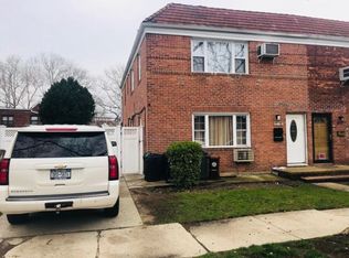 75-16 198th St, Flushing, NY 11366