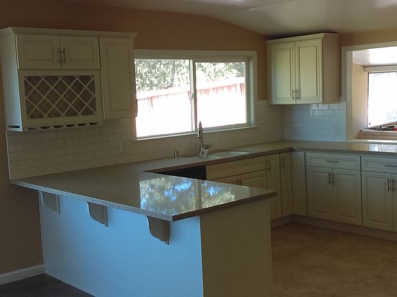 2nd image of 511 North Aly