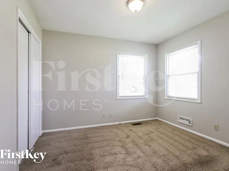 1002 N Hathaway Dr — Photo 10