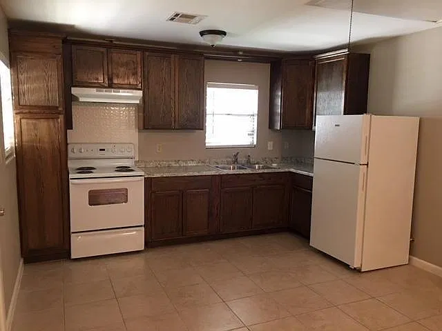 2 bed, 2.0 bath, 1260 sqft, $1,750 — Photo 2