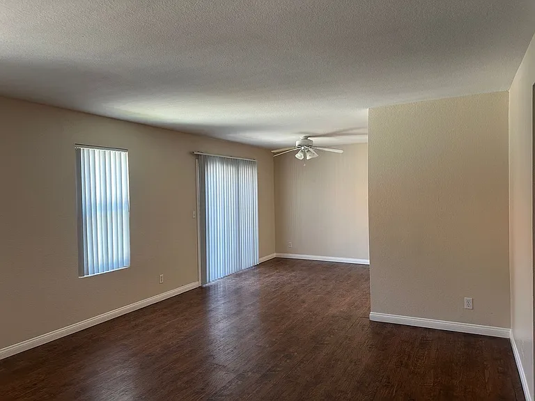 Corona Pointe Resort — Photo 122