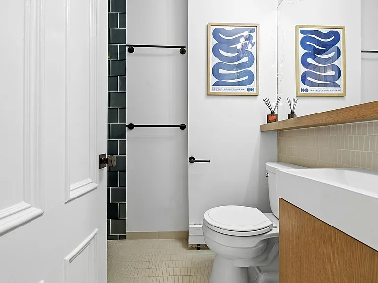 79 Montgomery St #2 — Photo 17