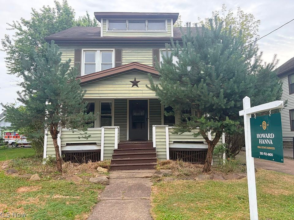 1st image of 915 N Main St
