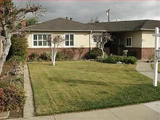 1st image of 930 S Clover Ave