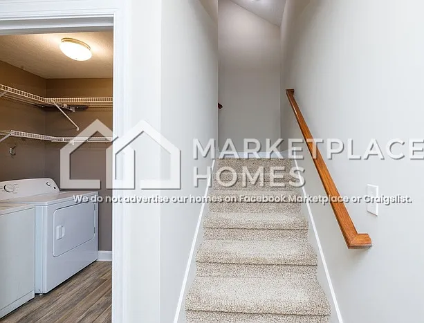 2467 Newbury Ave — Photo 30