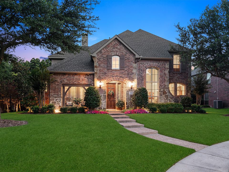 1st image of 901 Crestmoor Dr