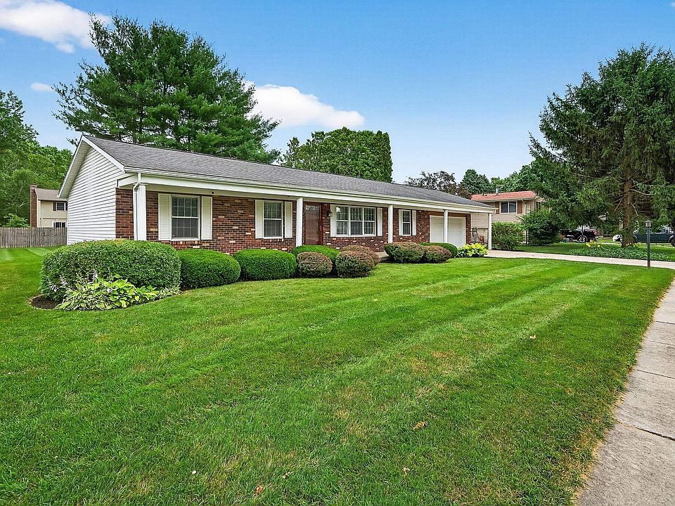 1st image of 608 Lexington Dr