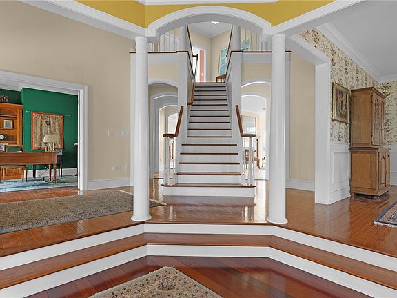 3rd image of 522 Cayuga Heights Rd