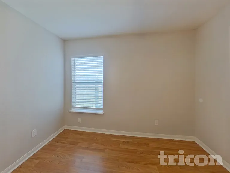 1477 Treeta Trl — Photo 12